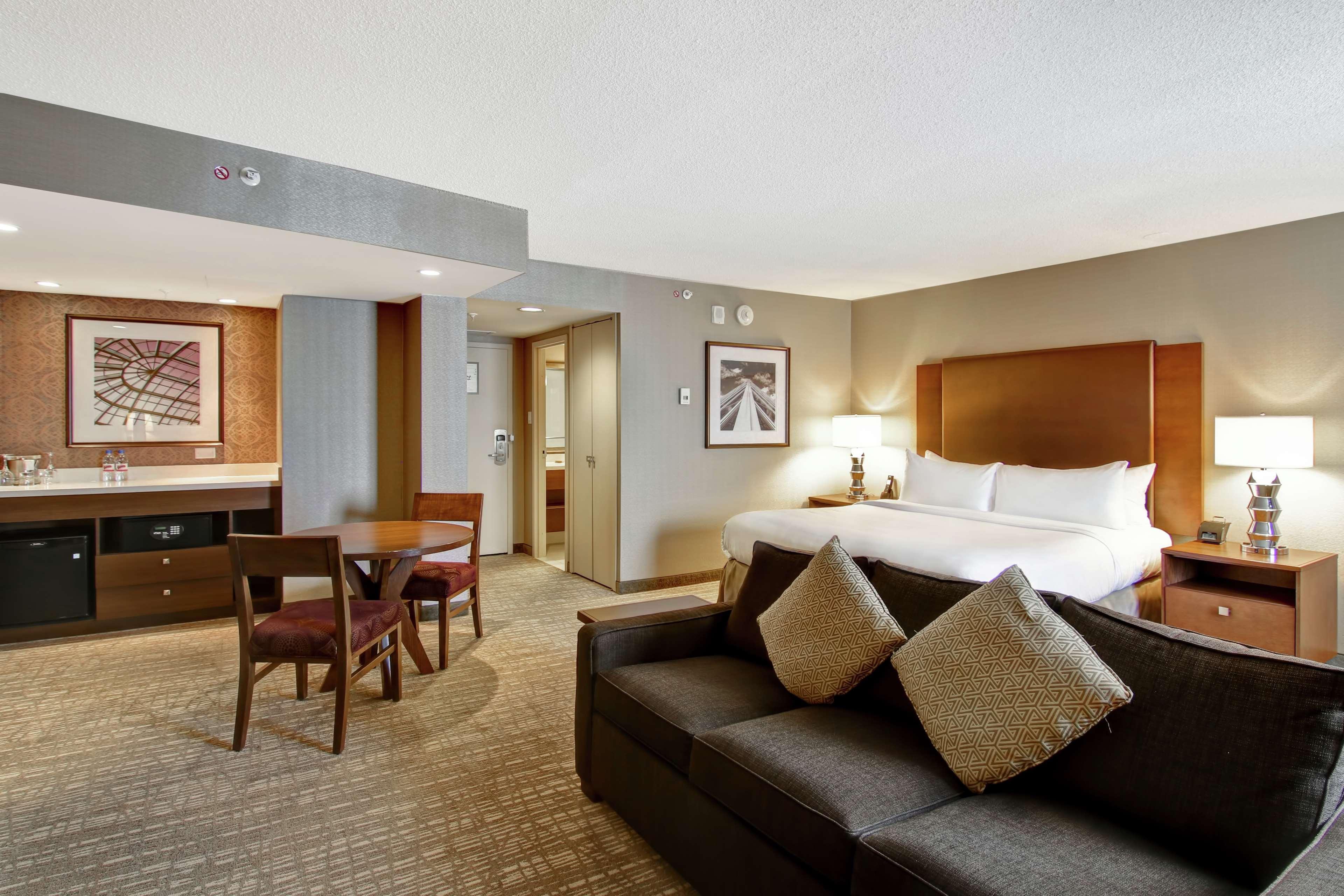 Doubletree By Hilton West Edmonton Hotell Eksteriør bilde