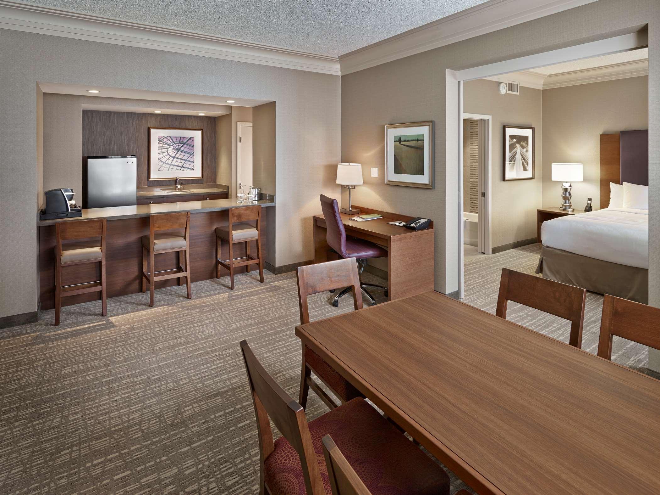 Doubletree By Hilton West Edmonton Hotell Eksteriør bilde