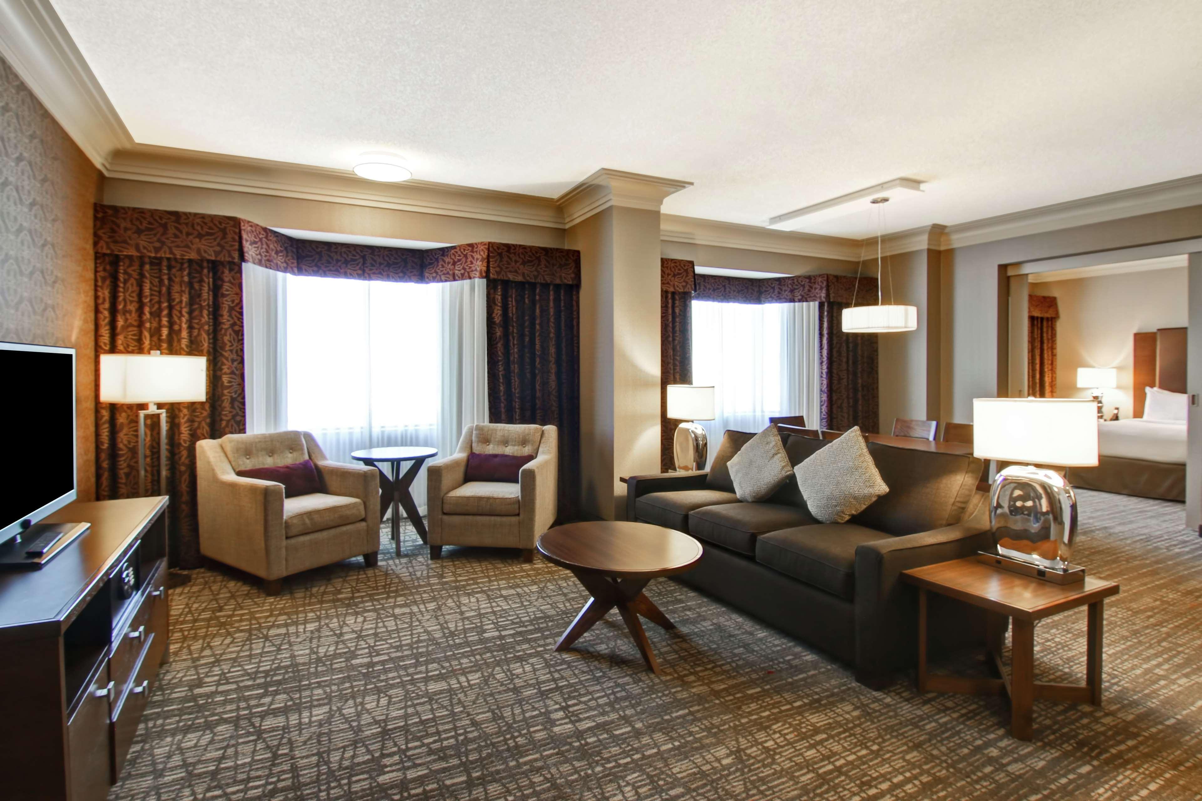 Doubletree By Hilton West Edmonton Hotell Eksteriør bilde
