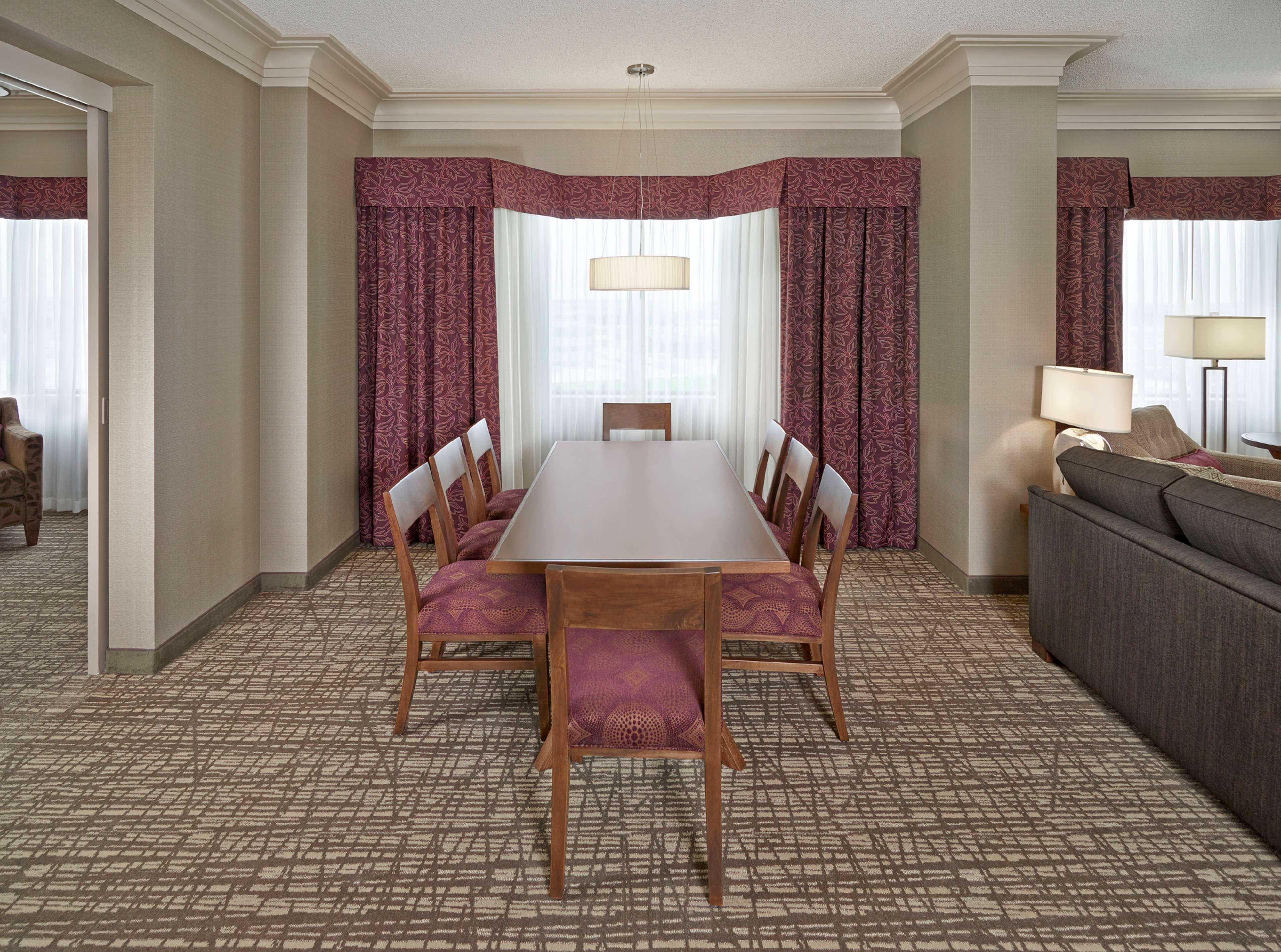 Doubletree By Hilton West Edmonton Hotell Eksteriør bilde