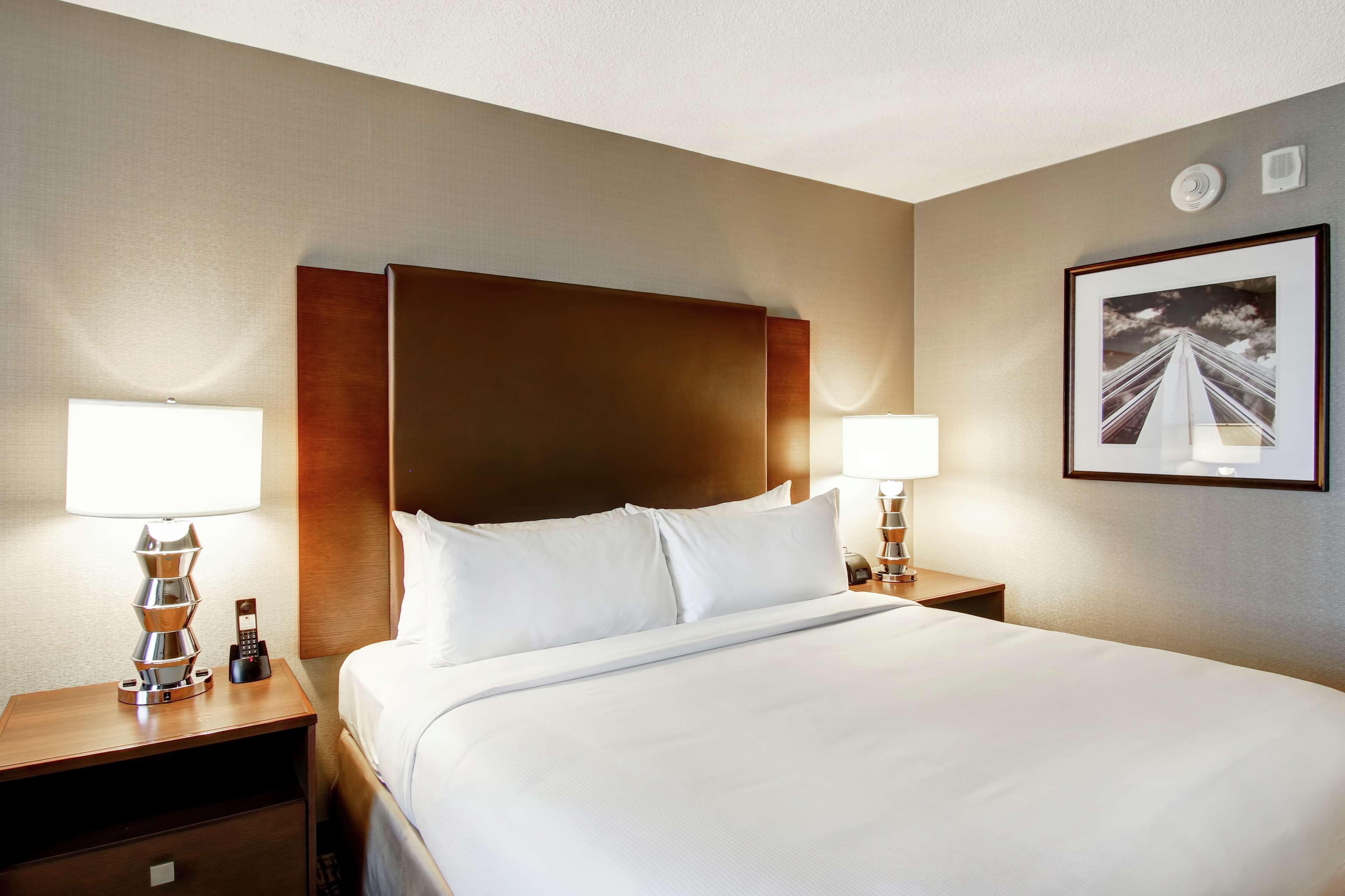 Doubletree By Hilton West Edmonton Hotell Eksteriør bilde