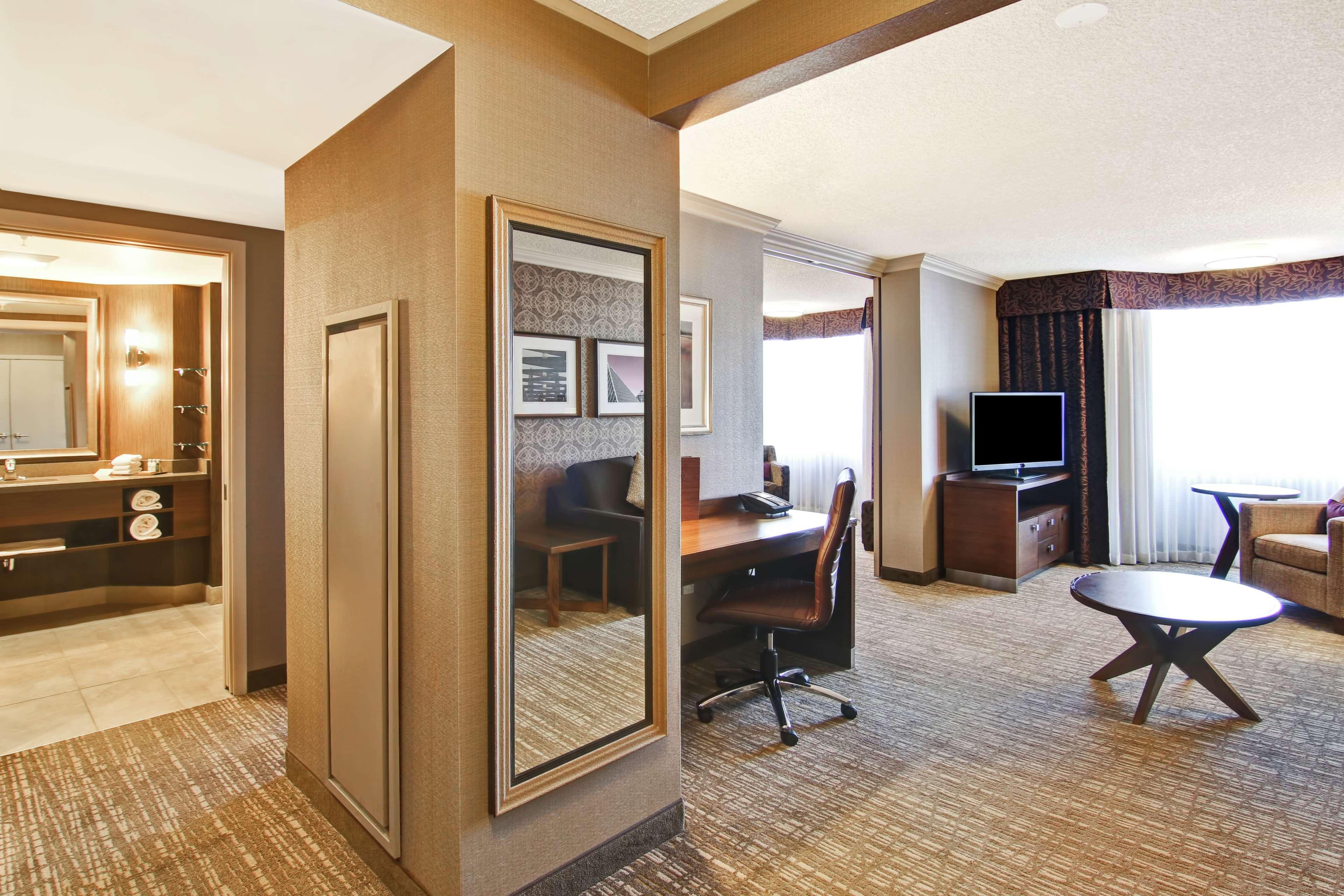 Doubletree By Hilton West Edmonton Hotell Eksteriør bilde