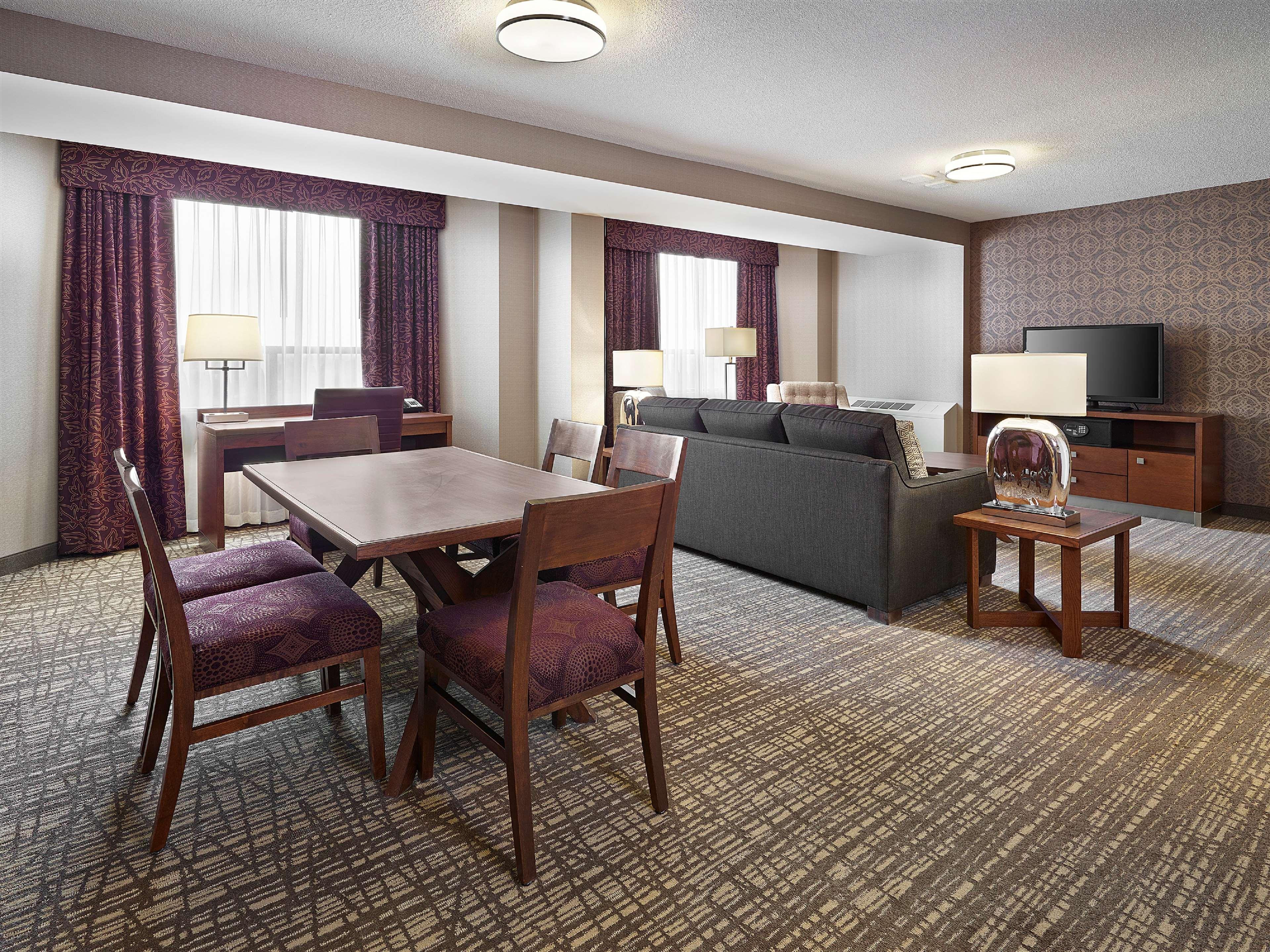Doubletree By Hilton West Edmonton Hotell Eksteriør bilde