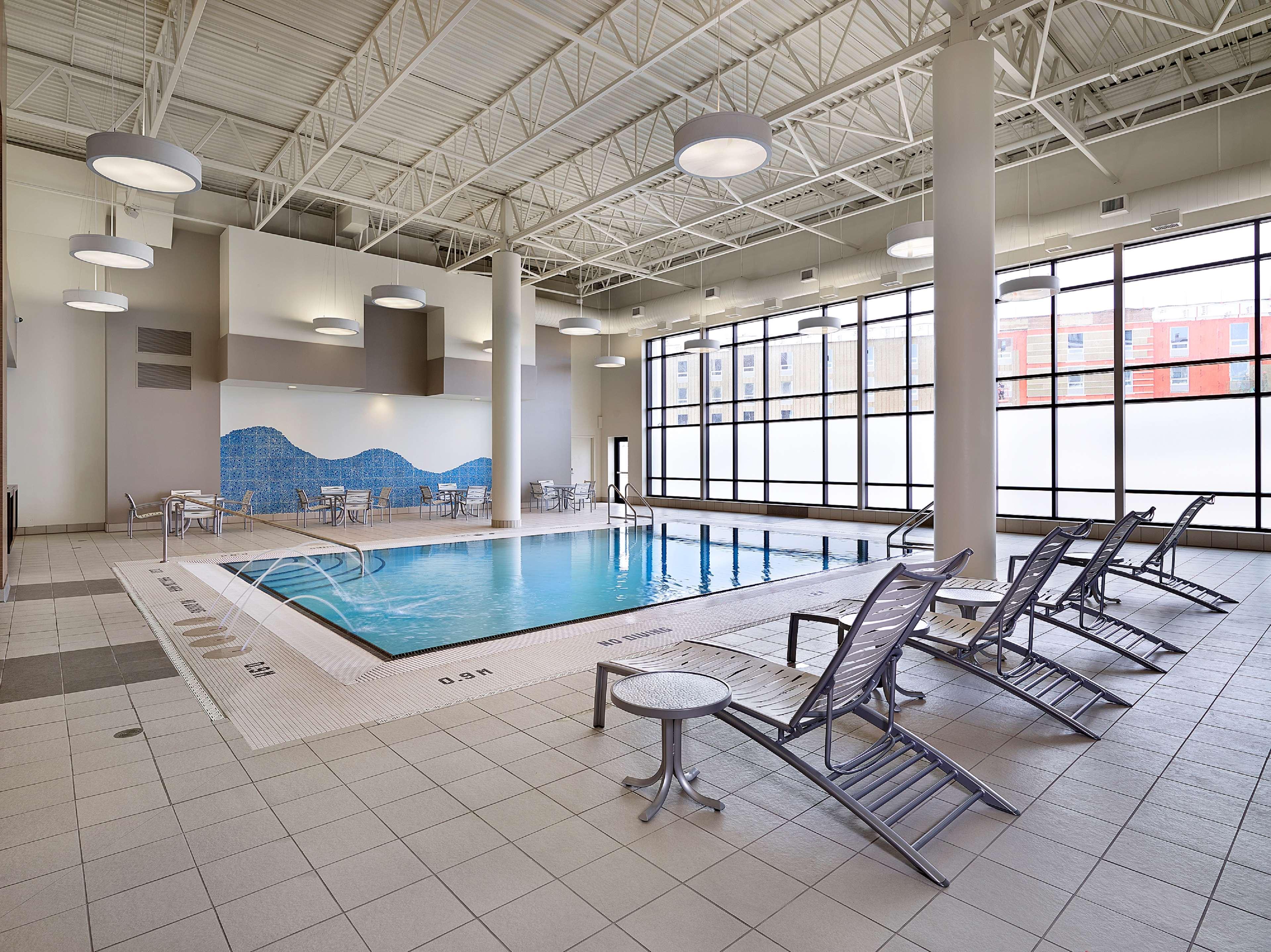 Doubletree By Hilton West Edmonton Hotell Eksteriør bilde