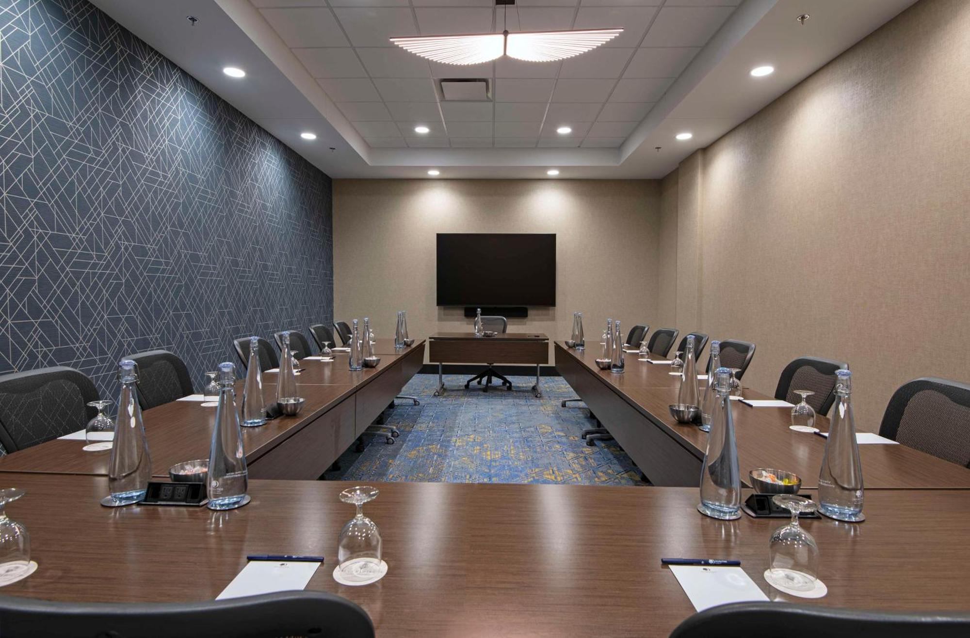 Doubletree By Hilton West Edmonton Hotell Eksteriør bilde