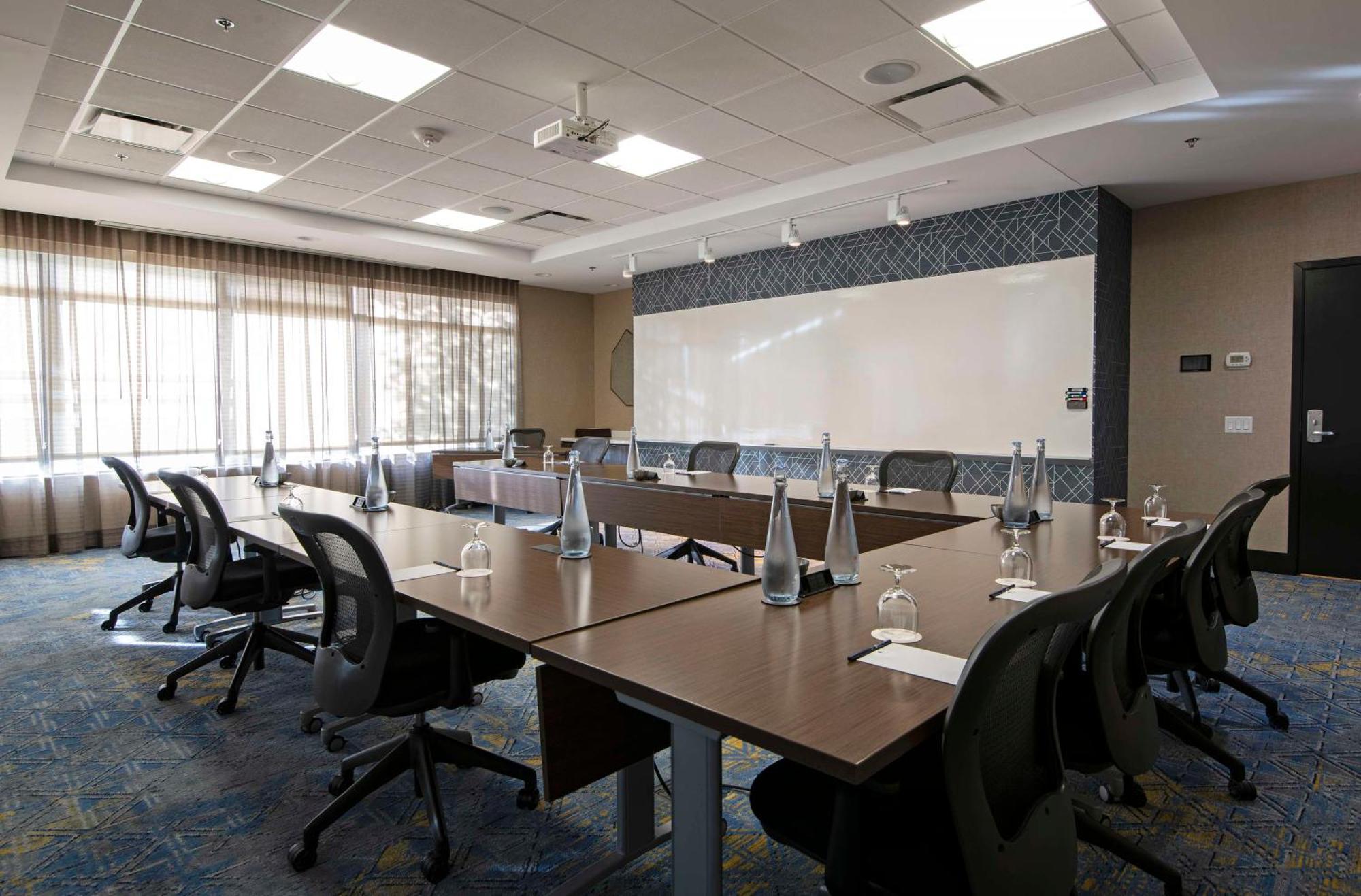 Doubletree By Hilton West Edmonton Hotell Eksteriør bilde