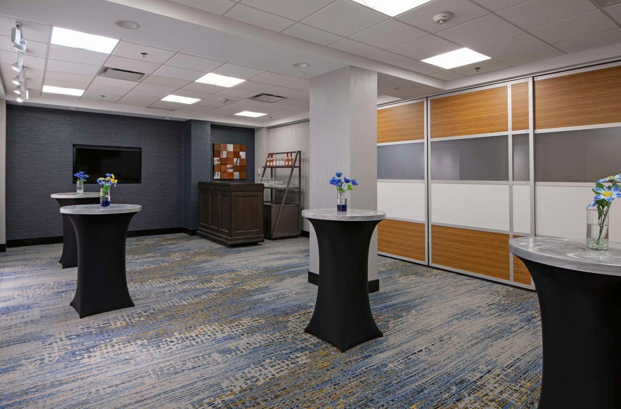 Doubletree By Hilton West Edmonton Hotell Eksteriør bilde