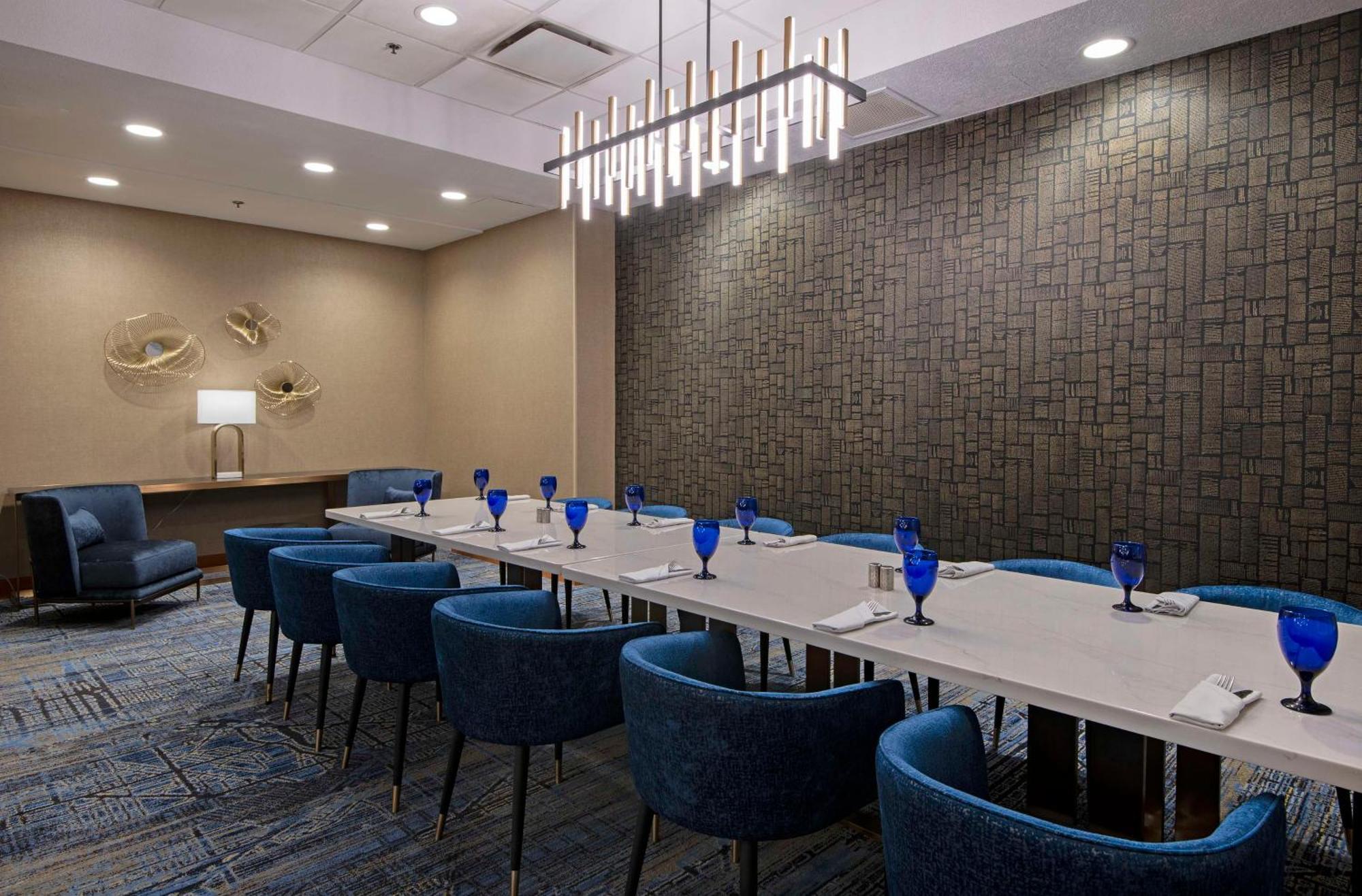 Doubletree By Hilton West Edmonton Hotell Eksteriør bilde