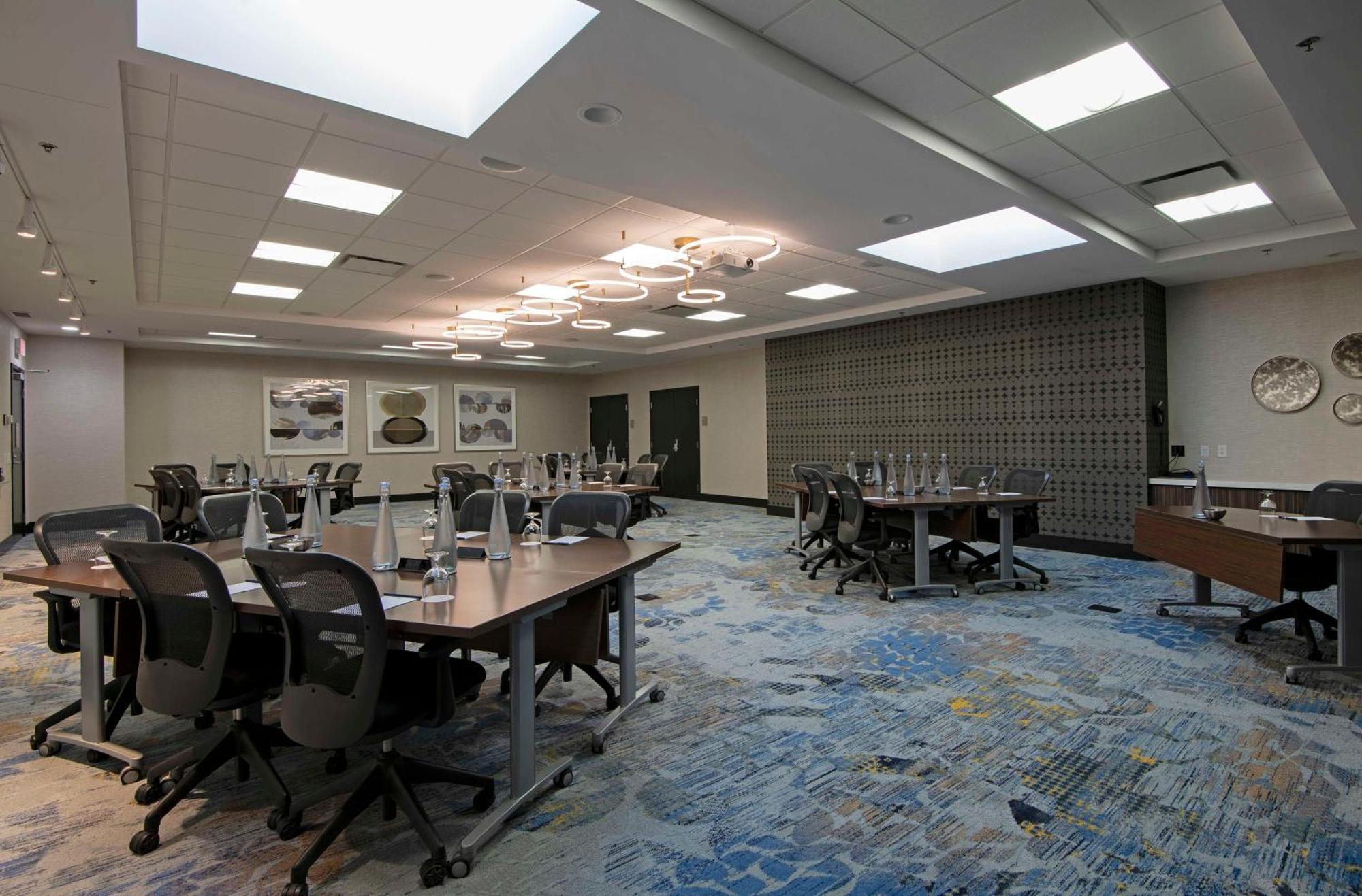 Doubletree By Hilton West Edmonton Hotell Eksteriør bilde