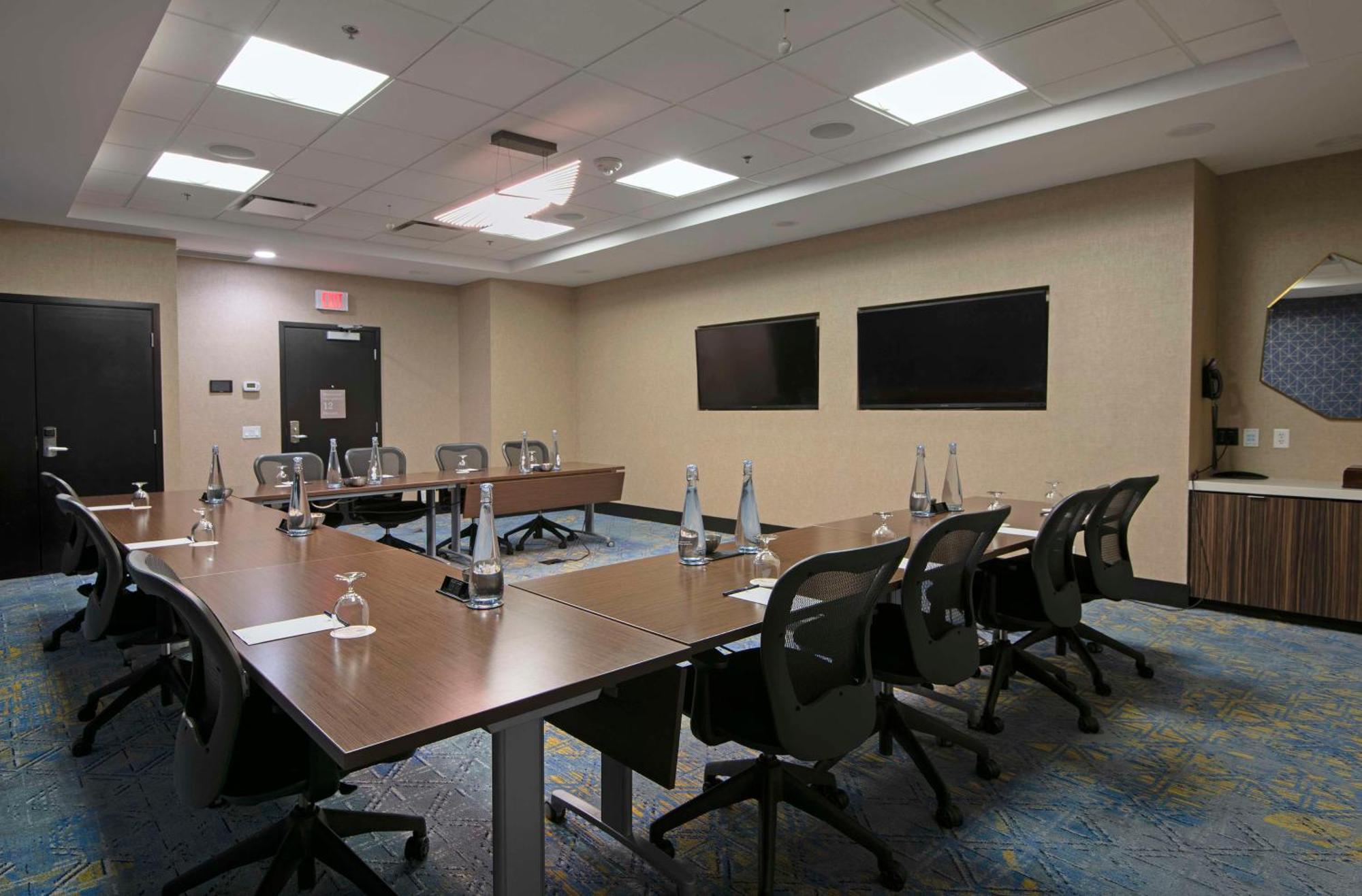 Doubletree By Hilton West Edmonton Hotell Eksteriør bilde